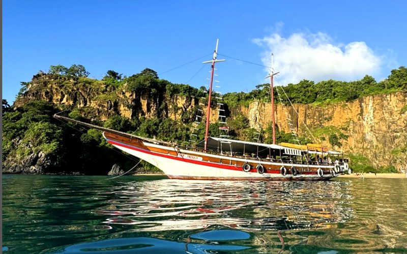 escuna fernando de noronha